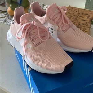 WOMENS ADIDAS SWIFT RUN